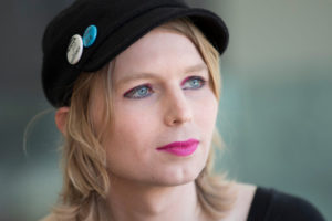 Aidez Chelsea Manning à payer son « amende » de 250 000$ pour avoir refusé de balancer #JulianAssange.  180 000$ recueillis en 24h